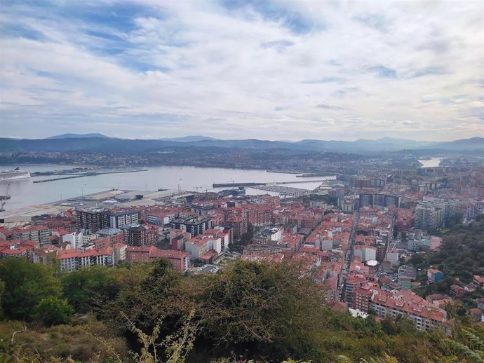 Nubes sobre Santurtzi (Bizkaia)