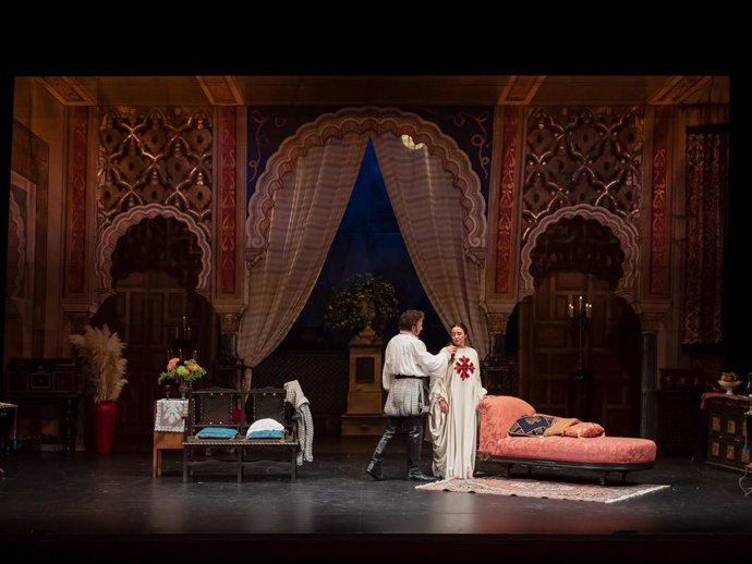 Archivo - La representación de 'Don Juan Tenorio' en el Teatro Romea de Murcia es una de la citas tradicionales para estas fechas