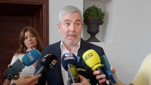 Clavijo critica el "silencio" y la "desidia" del Estado ante el repunte migrator