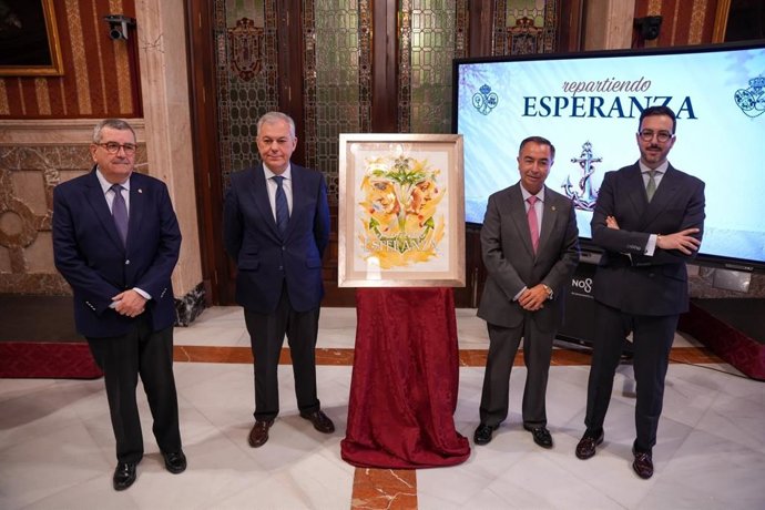 El alcalde, José Luis Sanz, junto a los hermanos mayores de La Macarena y la Esperanza de Triana.