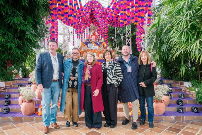 La delegada de Cultura, Turismo y Deporte, Marta Rivera de la Cruz, en la presentación de los altares mexicanos del Día de Muertos