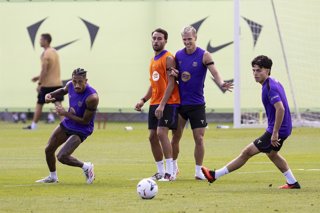 Archivo - Raphinha, Eric Garcia, Dani Olmo and Xavi Espart during the training day of FC Barcelona ahead the Spanish League, Laliga EA Sports, football match against Elche CF at Ciudad Esportiva Joan Gamper on August 22, 2026 in Sant Joan Despi, Barcelona