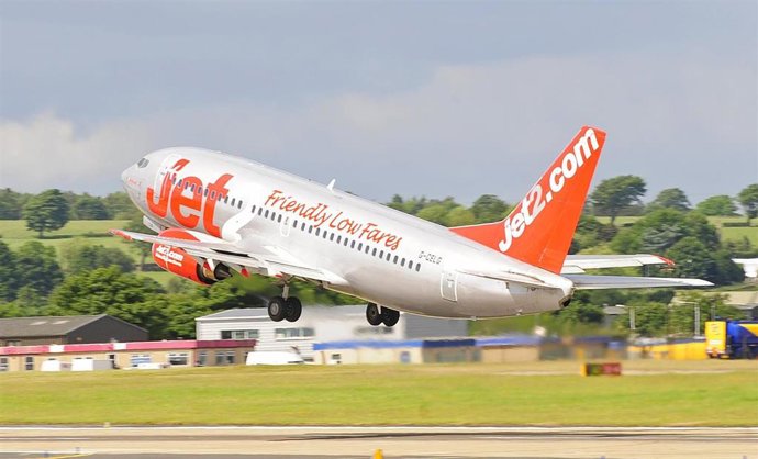 Archivo - Avión de Jet2.com.