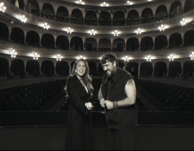 Archivo - Imagen del videoclip de la nueva versión de 'El problema fue la solución', interpretada por Antonio Orozco y Niña Pastori.