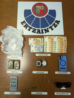 Material incautado tras un arresto en Irun