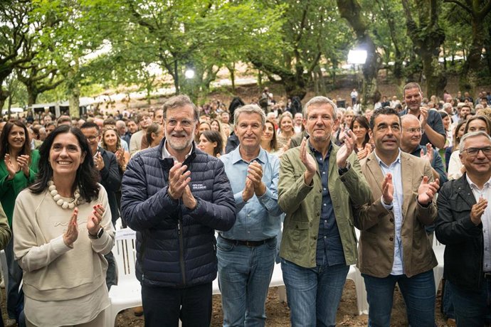 Archivo - Dirigentes del PP en el acto de apertura del curso político del PP en Cerdedo-Cotobade.