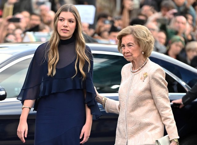 La Reina Sofía vuelve a confiar en Alejandro de Miguel para los Princesa de Asturias 2026 con un elegante conjunto