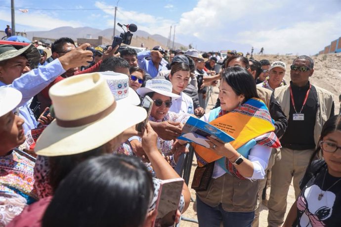 Perú.- Presidenta Keiko Fujimori inaugurará obra de electrificación rural en Moquegua