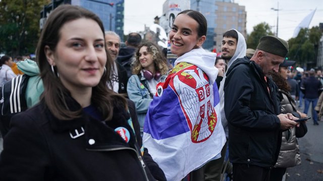 Concentración final en Belgrado durante el último mitin de Lista de Estudiantes antes de las elecciones en Serbia, a 22 de octubre de 2026