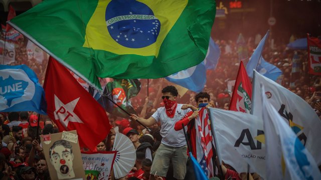 Seguidores del presidente brasileño, Luiz Inácio Lula da Silva, en una movilización en Sao Paulo.