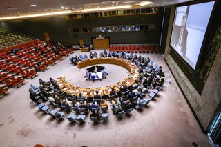 Archivo - May 7, 2026, New York, New York, USA: GUANG CONG, Special Envoy of the Secretary-General for the Horn of Africa projected on a screen in front of the Sudan Deputy Permanent Representative AMMAR MOHAMMED MAHMOUD in the Security Council during a m