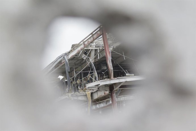 22 de outubro de 2026, Kiev, Ucrânia: Um hipermercado de materiais de construção da rede Epicentr K, no bairro de Obolonskyi, é danificado por um ataque russo, em Kiev, Ucrânia, em 22 de outubro de 2026. Na noite de quinta-feira, as forças russas atacaram