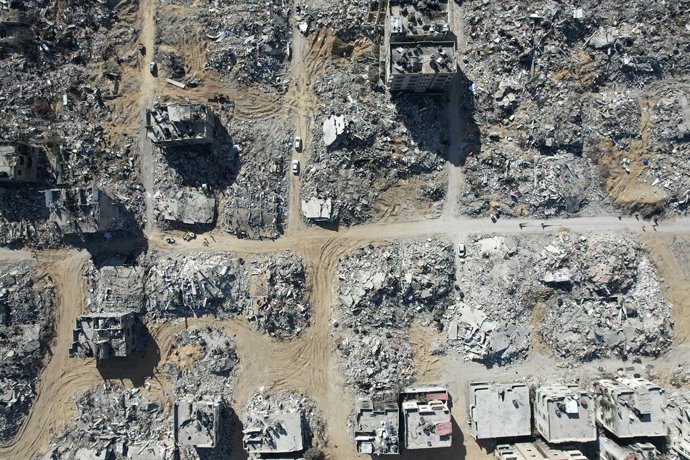 Archivo - Arquivo - 21 de janeiro de 2025, Rafah, Faixa de Gaza, Território Palestino: Vista aérea da destruição causada pelos ataques israelenses, enquanto entra em vigor um cessar-fogo em Gaza, após um acordo entre o Hamas e Israel, em Rafah, Gaza, em 2