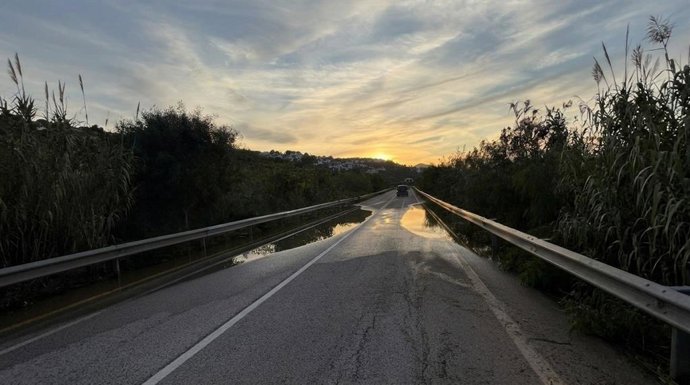Imagen de una carretera que fue afectada por la dana Adam