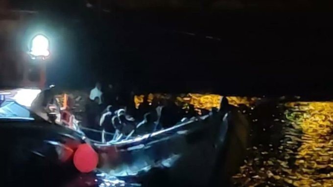 Cayuco interceptad por Salvamento Marítimo