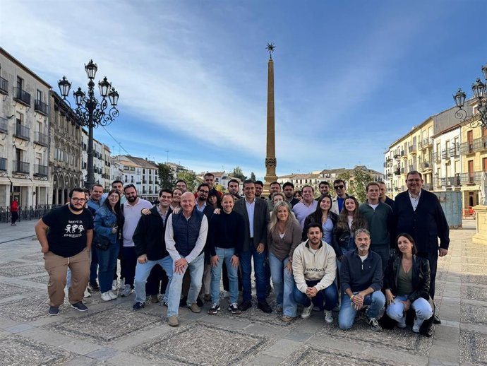 La dirección provincial del Partido Popular de Jaén en un encuentro con Nuevas Generaciones de la provincia de Jaén.