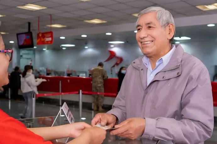 Archivo - Perú.- Pensionistas ONP: Julio llega con gratificación. Verifica aquí cuándo recibirán el pago