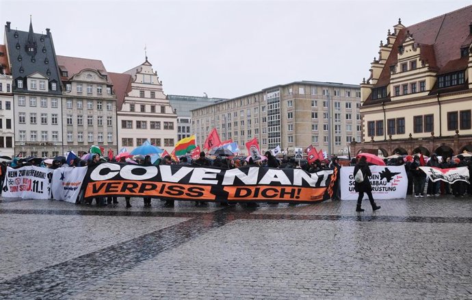 Manifestación contra la empresa de armamento estadounidense Covenant en Leipzig