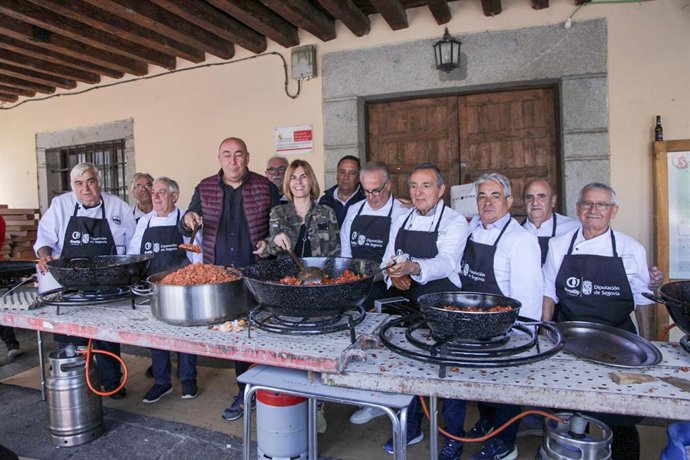 Más de un millar de personas disfruta en Villacastín del quinto evento Gastro-Km0 de Alimentos de Segovia