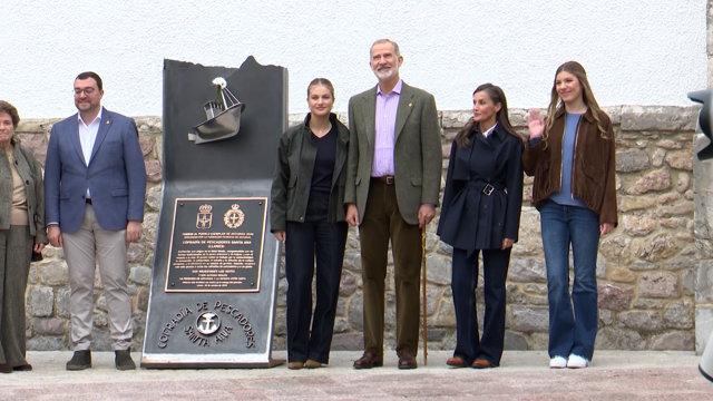 Llanes recibe a la Familia Real con motivo de la entrega del Premio Pueblo Ejemp