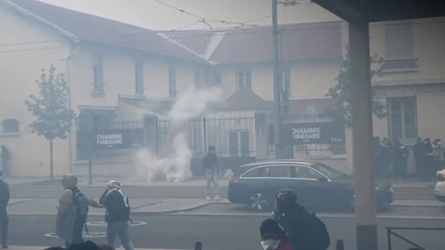 Francia registra 135 detenciones en una jornada de protestas con 35.000 personas