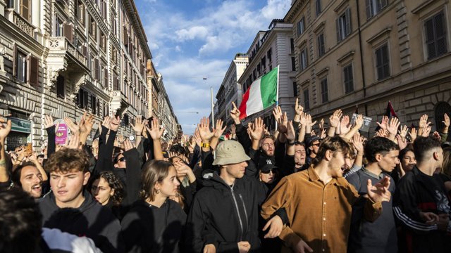 Manifestación del Movimiento 17 de octubre en Roma