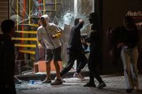 Feijóo afirma que "las diferencias se defienden con argumentos, nunca con violencia" ante los disturbios de Barcelona