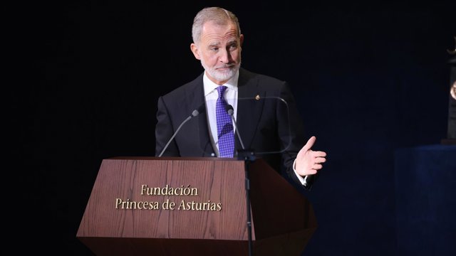 El Rey Felipe VI durante la entrega de los Premios Princesa de Asturias 2026 en el Teatro Campoamor, a 23 de octubre de 2026, en Oviedo (España).