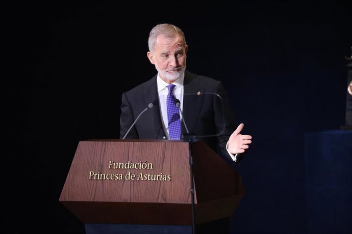 El Rey Felipe VI durante la entrega de los Premios Princesa de Asturias 2026 en el Teatro Campoamor, a 23 de octubre de 2026, en Oviedo (España).