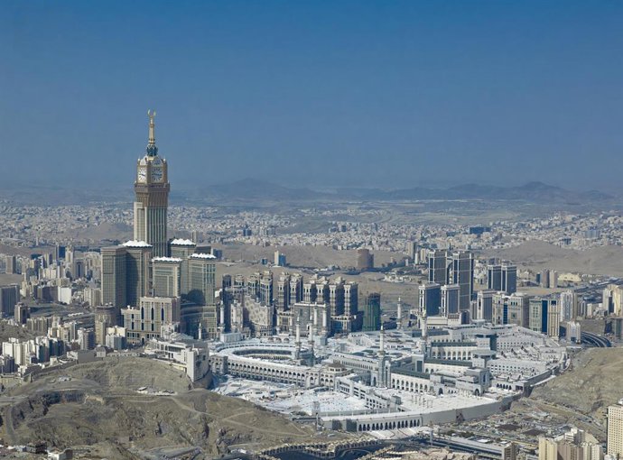 Archivo - Arquivo – 26 de maio de 2026, Meca, Meca, Arábia Saudita: Imagens aéreas gerais mostram a Grande Mesquita, Mina e o Monte Arafat em Meca, na Arábia Saudita, em 26 de maio de 2026, antes da peregrinação anual do Hajj. Mais de 1,5 milhão de muçulm
