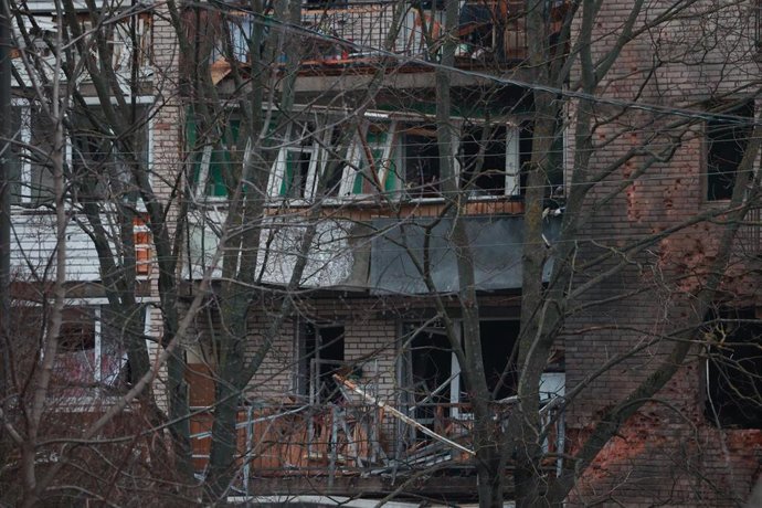 Archivo - Un edificio residencial dañado tras un ataque con drones ucranianos en San Petesburgo, Rusia