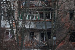 Archivo - March 2, 2024, Saint-Petersburg, Russia: View of a damaged residential building after an alleged drone attack, which was reported by local media at Krasnogvardeisky district. The Russian Ministry of Emergency Situations take security measures ar