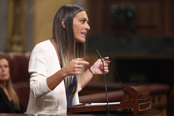 La portavoz de Junts en el Congreso, Miriam Nogueras, interviene durante una sesión plenaria, en el Congreso de los Diputados, a 2 de octubre de 2026, en Madrid