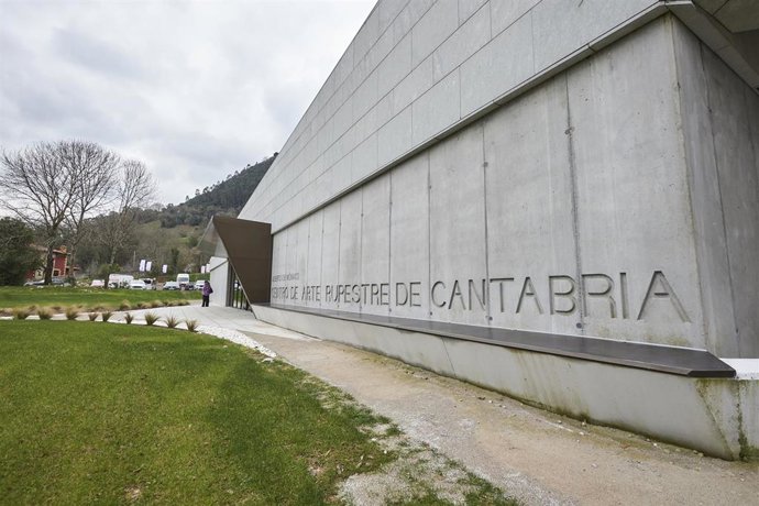 Archivo - Fachada del Centro de Arte Rupestre de Cantabria.-ARCHIVO