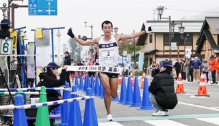 Masatora Kawano establece el récord de maratón de marcha en Takahata