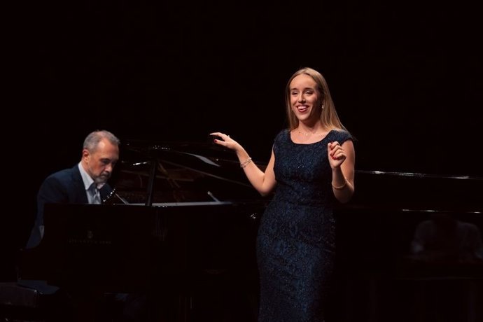 Finalista del Certamen Nuevas Voces de Sevilla