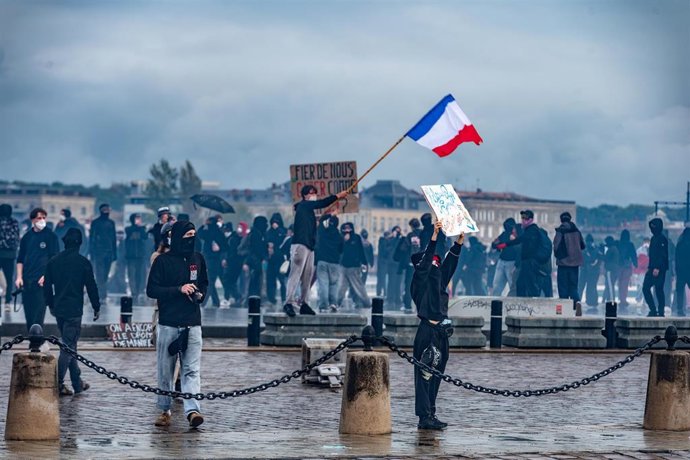 Segundo día de protestas contra el aumento del coste de la vida en Burdeos, Nueva Aquitania, Francia