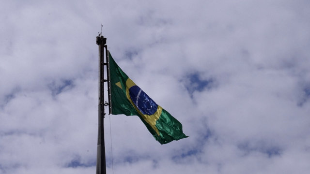 Brasil decide entre el continuismo de Lula y la vuelta del bolsonarismo en una c
