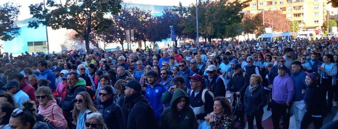 Una marea azul celeste recorre ya los 19 kilómetros de la Marcha ASPACE para apoyar a afectados con parálisis cerebral