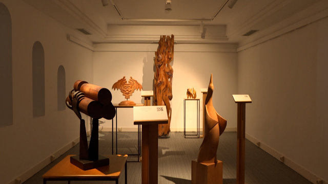 El Museo Tiflológico de la ONCE presenta la exposición 'Toca madera, alzar el vu