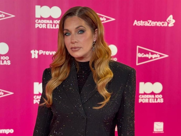 Leire Martínez posando en el photocall de Cadena 100
