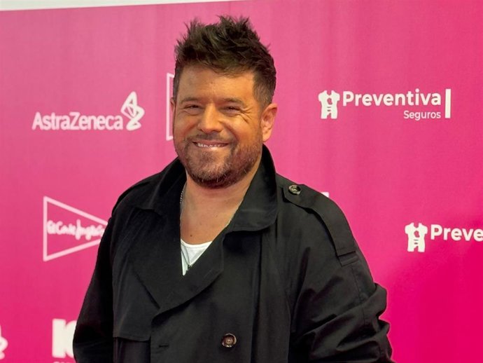 Pablo López posando en el photocall de Cadena 100