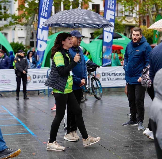 Archivo - La ministra de Igualdad, Ana Redondo, en una foto de archivo en una edición pasada de la MArcha contra el Cáncer de Valladolid.