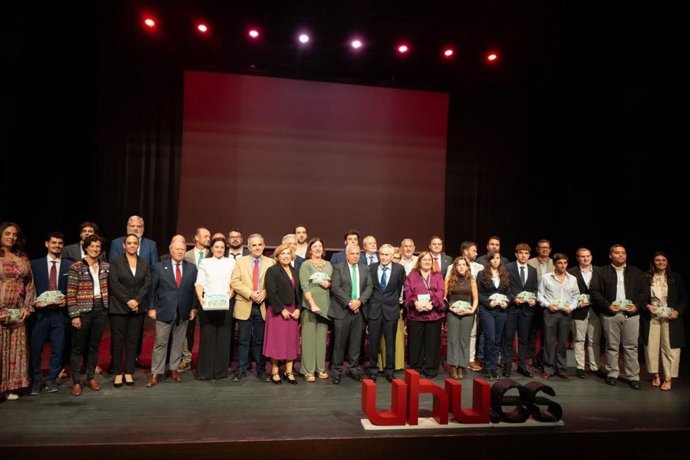 Acto académico en el salón de actos de la Escuela Técnica Superior de Ingeniería (ETSI) de la Universidad de Huelva (UHU) para conmemorar los 57 años de trayectoria de la ingeniería en Huelva.
