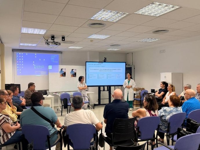 El Hospital General de Elche pone en marcha una Escuela de Pacientes Ostomizados
