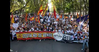 Miles de personas apoyan en Madrid a las Mujeres Caballas para que Ceuta vuelva a la normalidad: "Ceuta no se rinde"