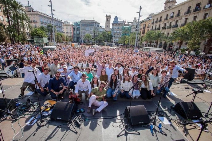 Imagen del concierto de Hakuna en la Plaza de la Reina
