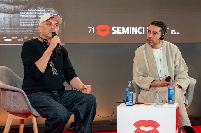 Schleinzer reivindica la diversidad de género con 'Rose', una historia sobre la "libertad" en el siglo XVII
