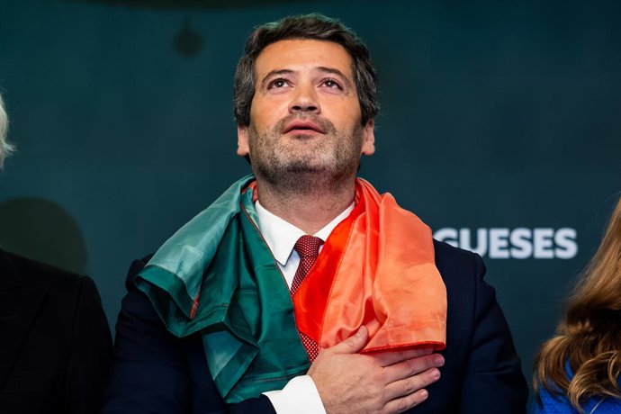 Archivo - Arquivo - 8 de fevereiro de 2026, Lisboa, Portugal: O candidato de extrema direita André Ventura, líder do partido Chega, é visto durante uma coletiva de imprensa após a divulgação dos resultados eleitorais na noite do segundo turno das eleições