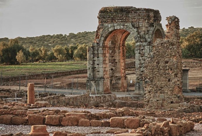 Archivo - Yacimiento arquológico de Cáparra, en la ruta de la Vía de la Plata.